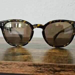 Maui Jim -- CHEETAH 5  (Mint Condition!!!)